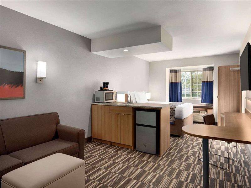 Microtel Inn & Suites Baton Rouge Buitenkant foto