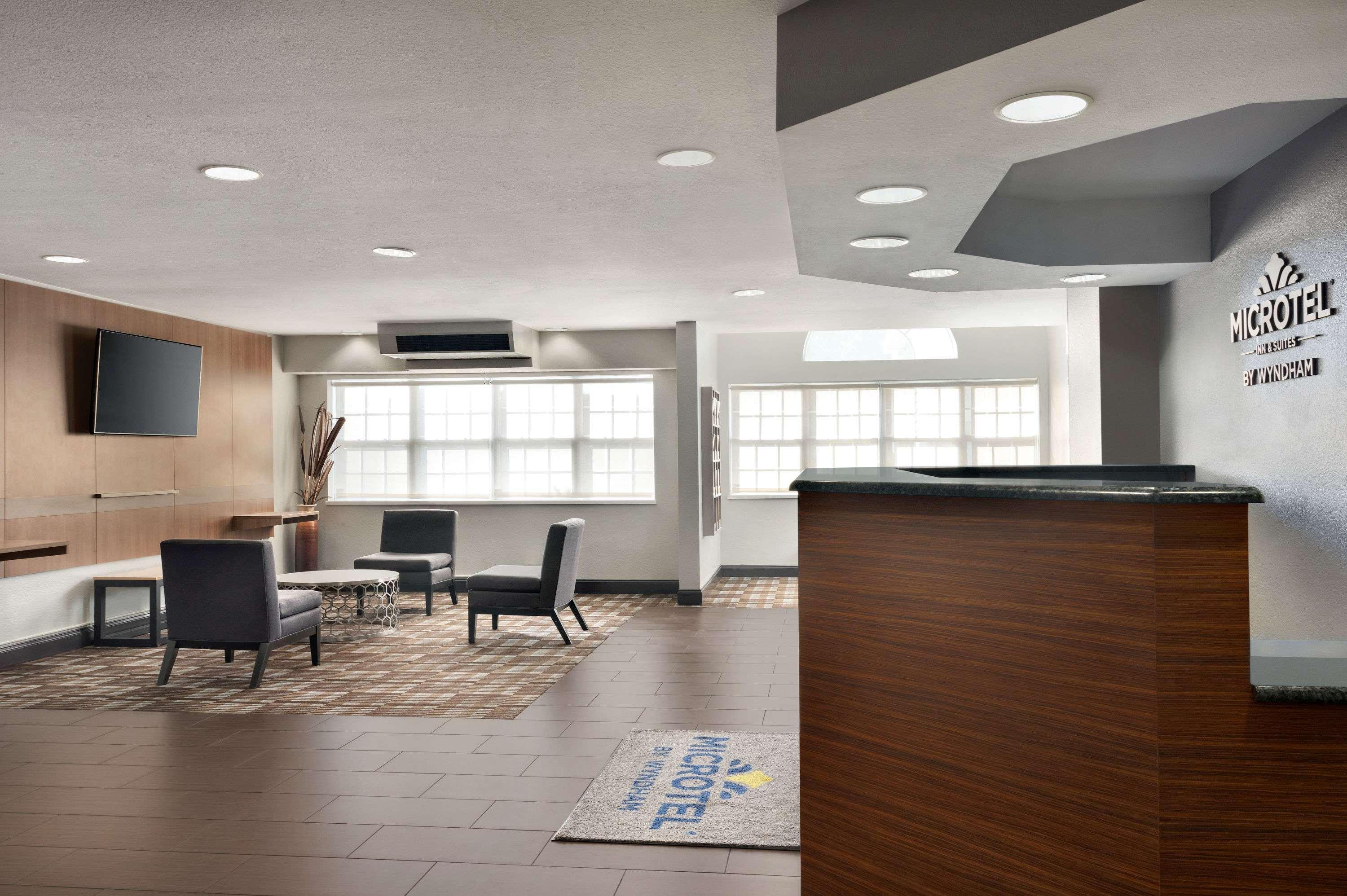Microtel Inn & Suites Baton Rouge Buitenkant foto
